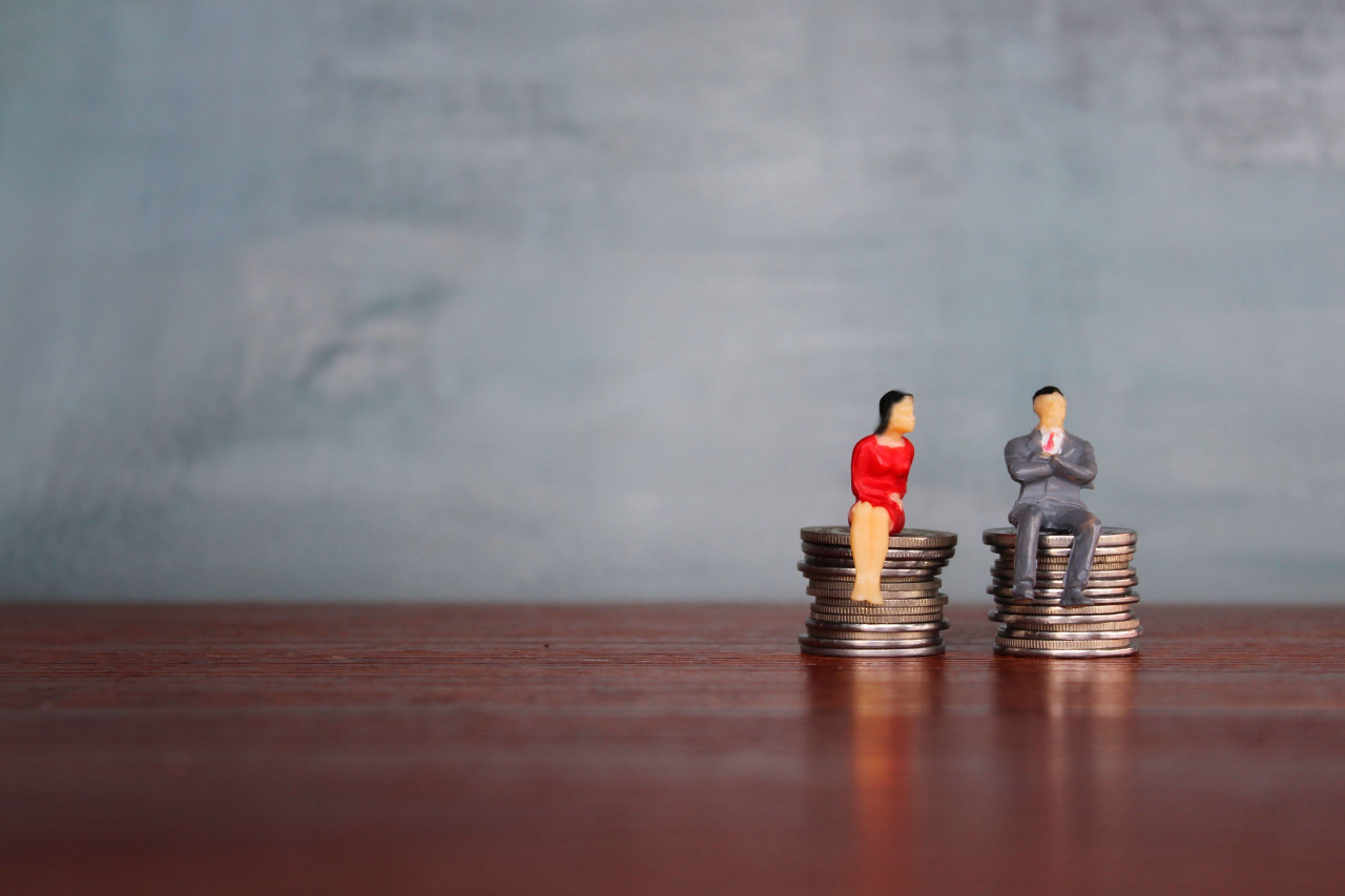 Qual a desigualdade salarial entre homens e mulheres atualmente em Portugal? 