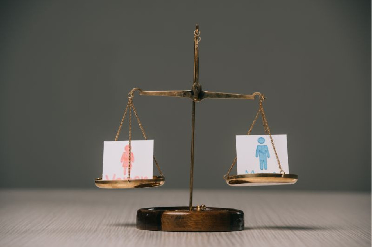 Desigualdade de género no trabalho persiste em 2025: Mulheres continuam em desvantagem 