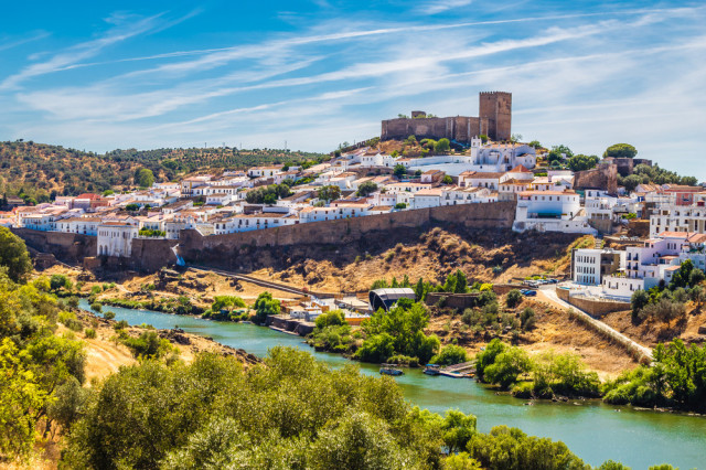 "Will you reform and want to buy a house in a peaceful area? Alentejo is for you."