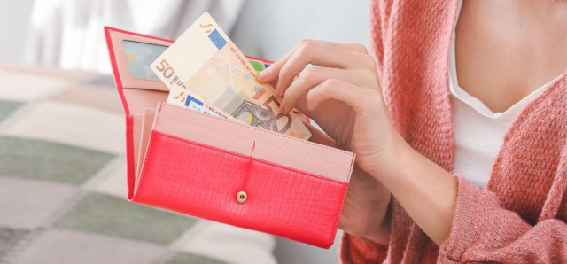 Como receber o prémio salarial de reembolso das propinas?  
