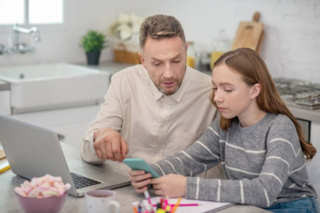 Crédito responsável: Como educar os filhos a lidar com o crédito de forma consciente 