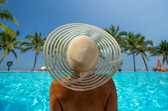 Cartão de crédito no verão: como usar sem criar dívidas
