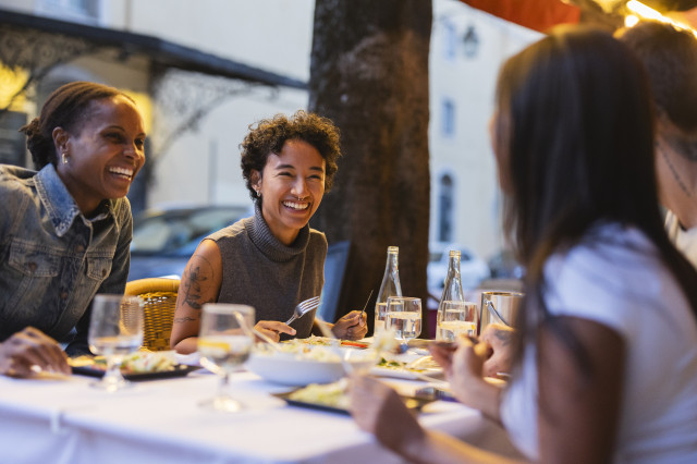 Apps, cashback e descontos: Como jantar fora em 2026