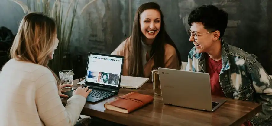 Posso trabalhar remuneradamente para outra entidade, se estiver de férias? 