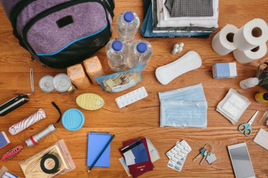 O que deve ter o kit de emergência de 72 horas recomendado pela UE? 