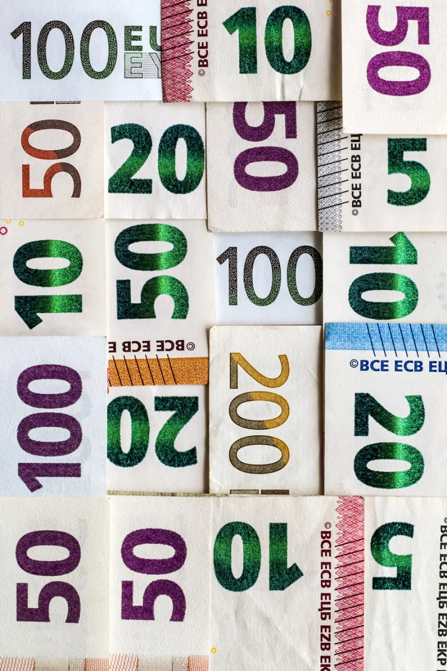 Cartão de crédito: quando deixa de ser útil e começa a pesar no orçamento familiar